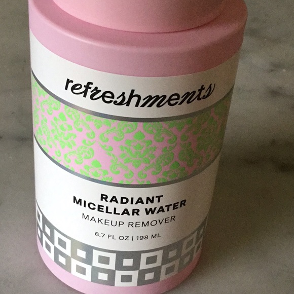 🔥 4/$20 Refreshments Radiant Micellar Water Makeup Remover - Picture 4 of 4